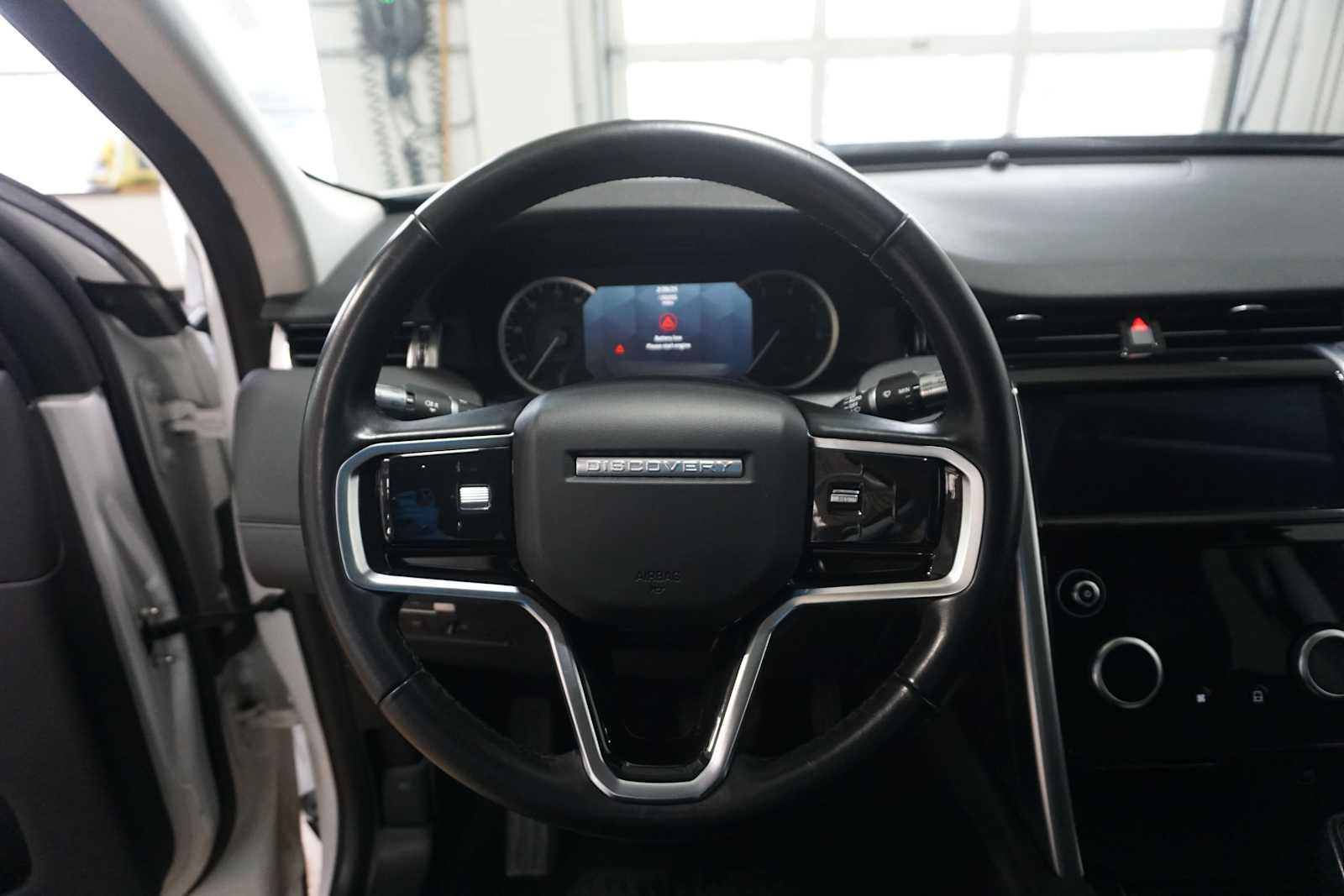 Thumbnail: 2022 Land Rover Discovery Sport - 17