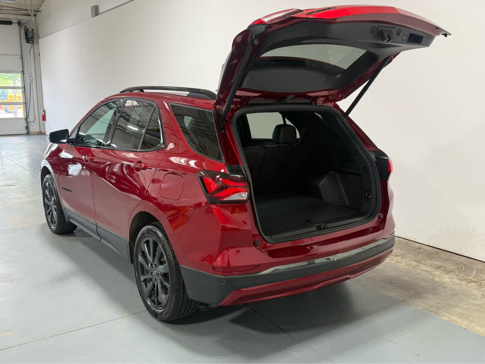 Thumbnail: 2022 Chevrolet Equinox - 4