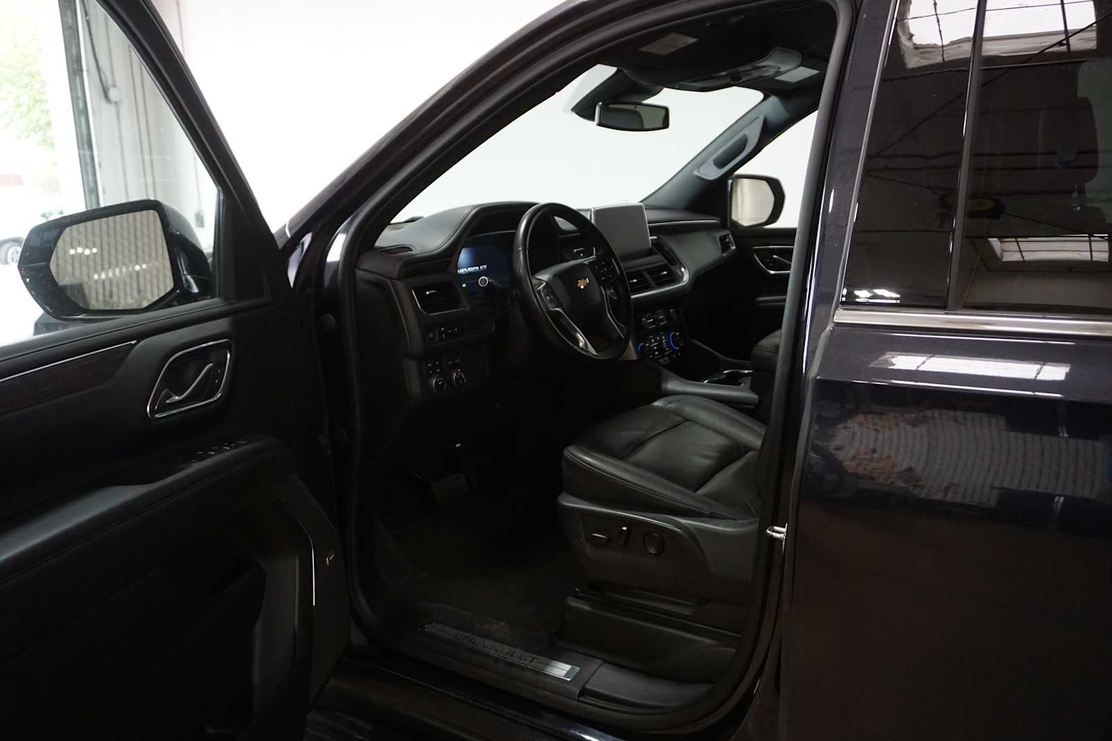 Thumbnail: 2023 Chevrolet Tahoe - 13