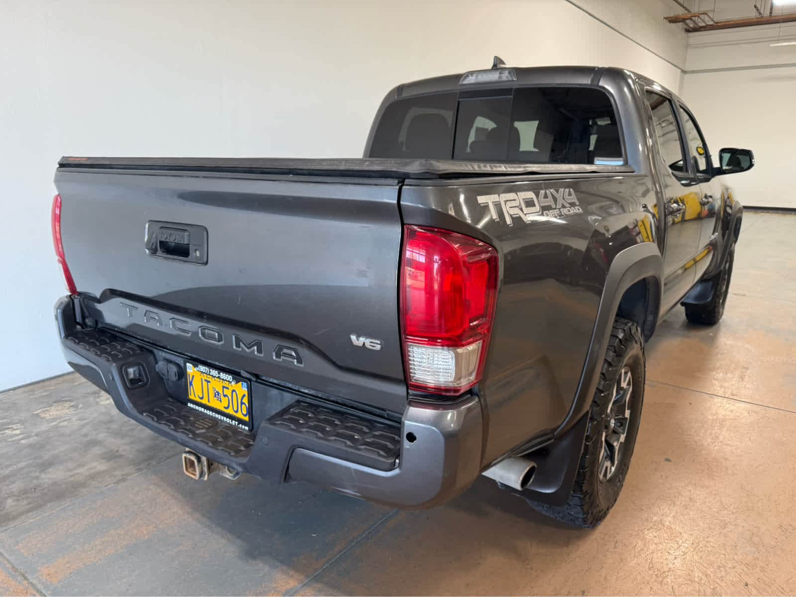 Thumbnail: 2017 Toyota Tacoma - 7