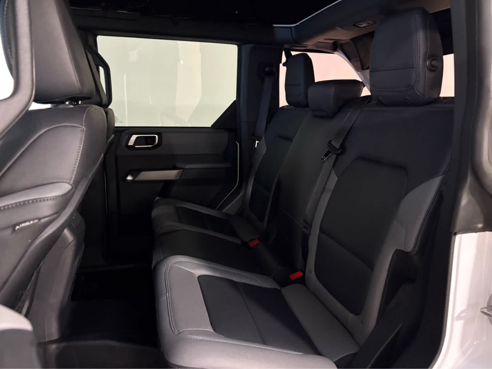 Thumbnail: 2023 Ford Bronco - 14