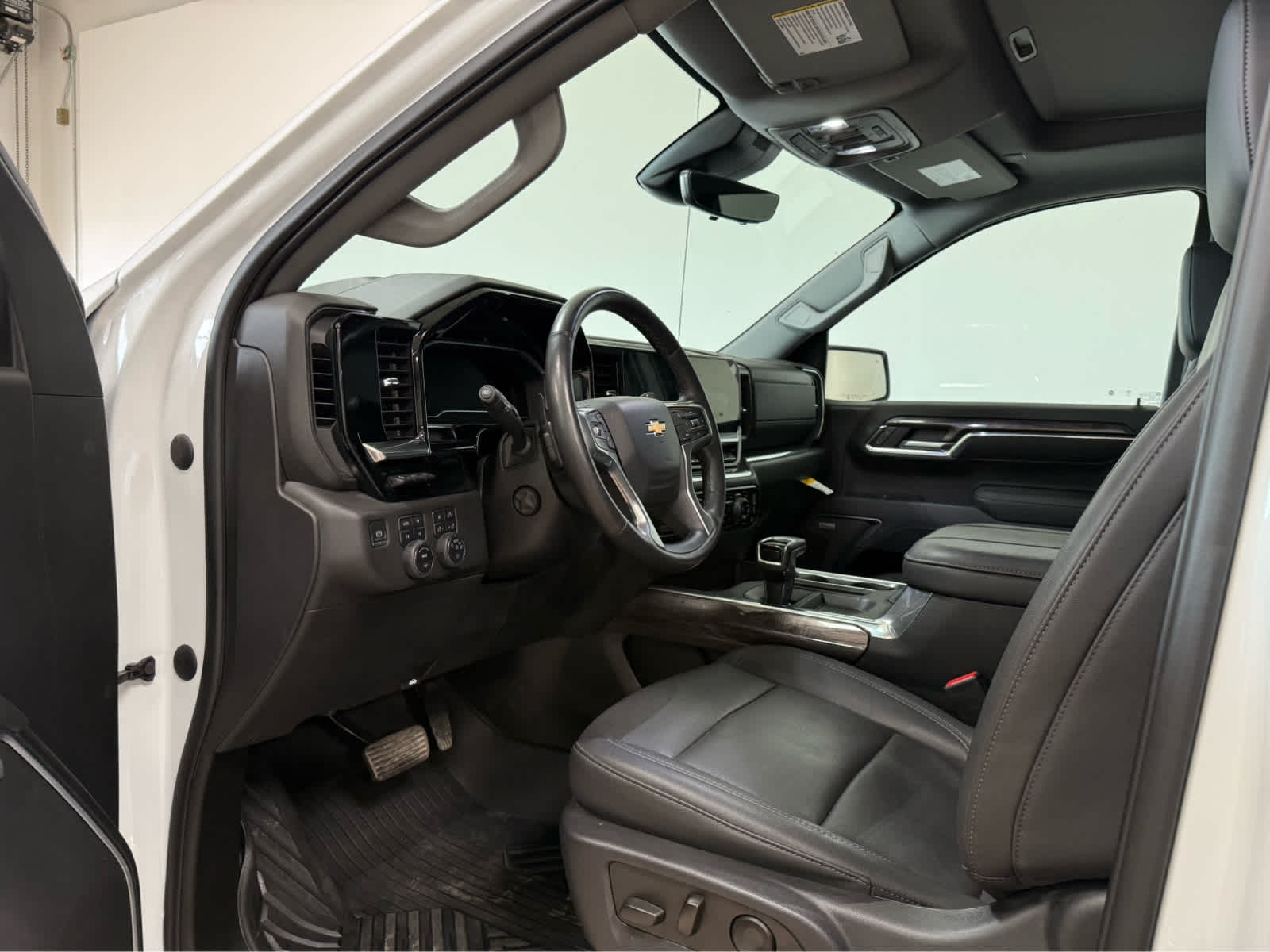 Thumbnail: 2023 Chevrolet Silverado 1500 - 14