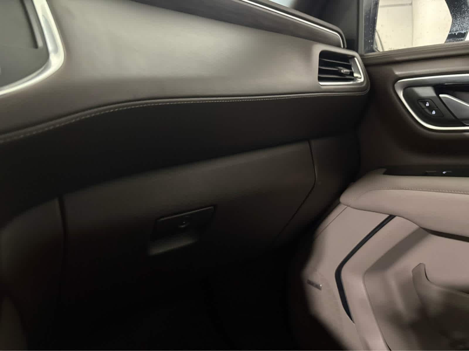 Thumbnail: 2021 Chevrolet Tahoe - 25