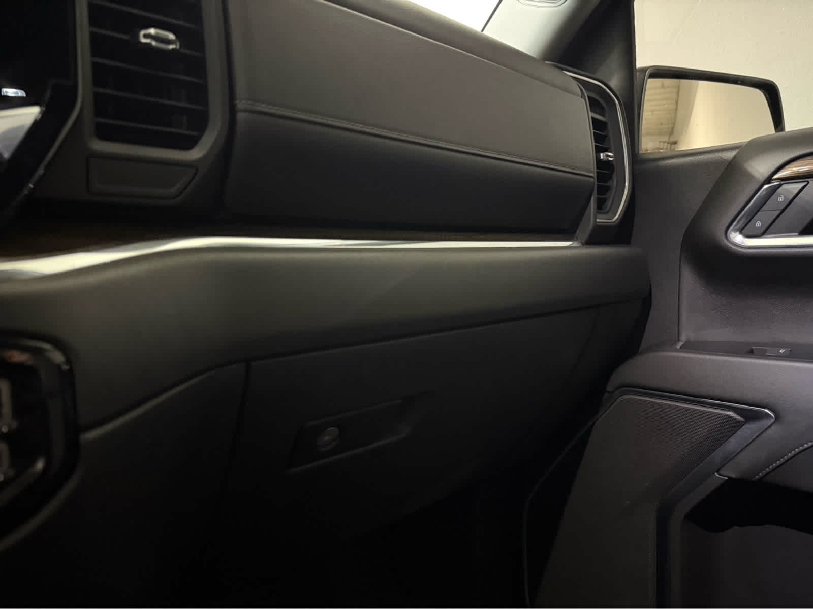 Thumbnail: 2024 Chevrolet Silverado 1500 - 21