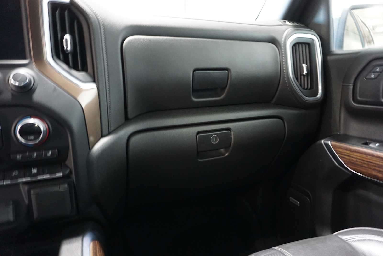 Thumbnail: 2022 Chevrolet Silverado 1500 - 19