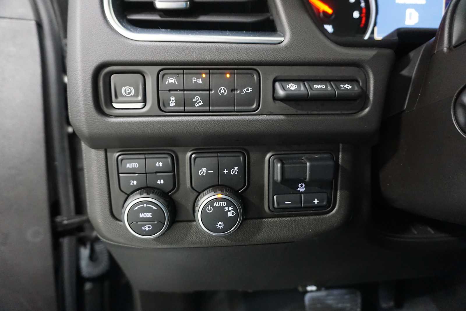 Thumbnail: 2021 Chevrolet Tahoe - 26