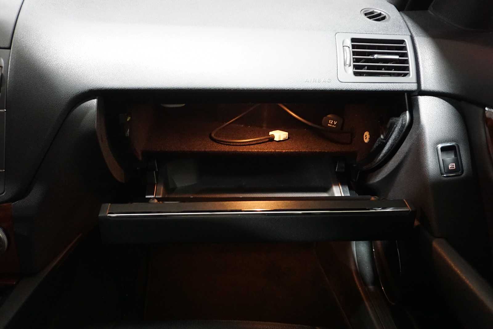 Thumbnail: 2010 Mercedes-Benz C-Class - 18