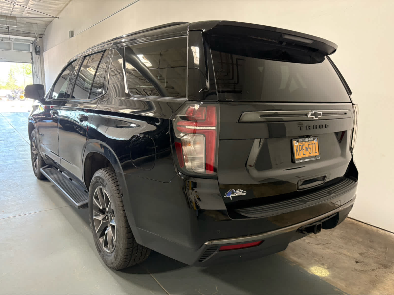 Thumbnail: 2021 Chevrolet Tahoe - 3