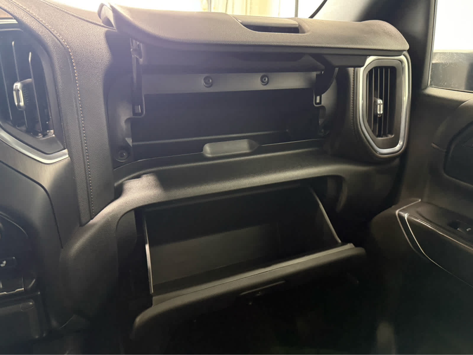 Thumbnail: 2022 GMC Sierra 3500 - 21