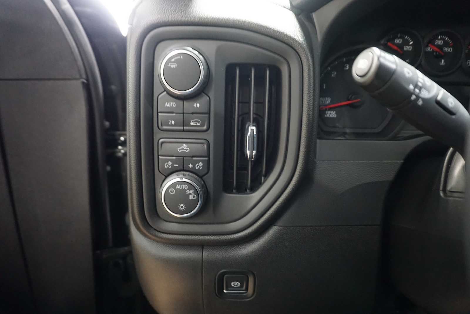 Thumbnail: 2024 Chevrolet Silverado 1500 - 27