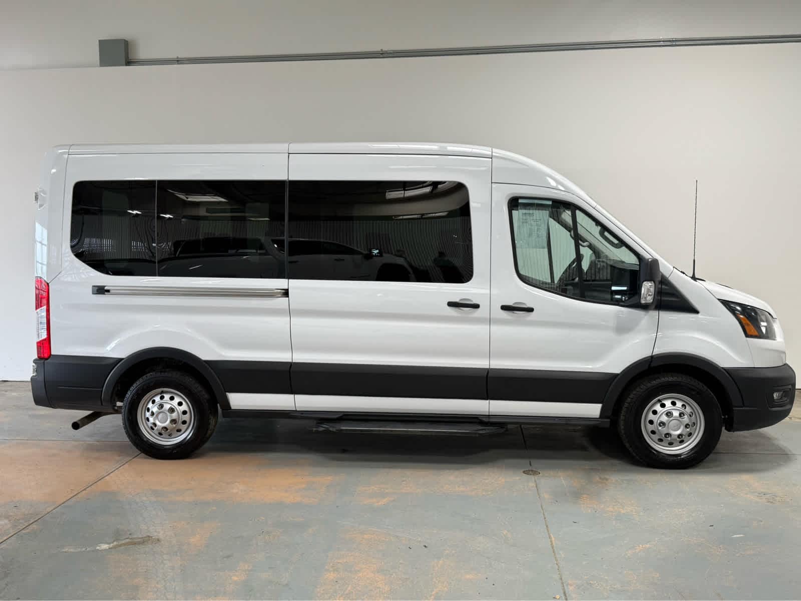 Thumbnail: 2023 Ford Econoline - 6