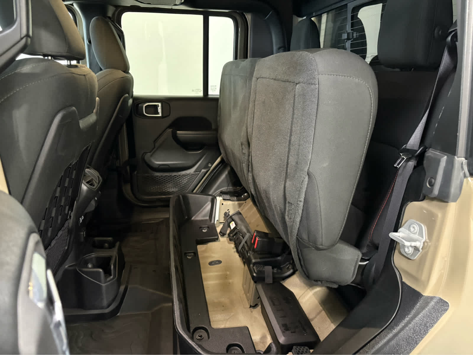 Thumbnail: 2020 Jeep Gladiator - 15