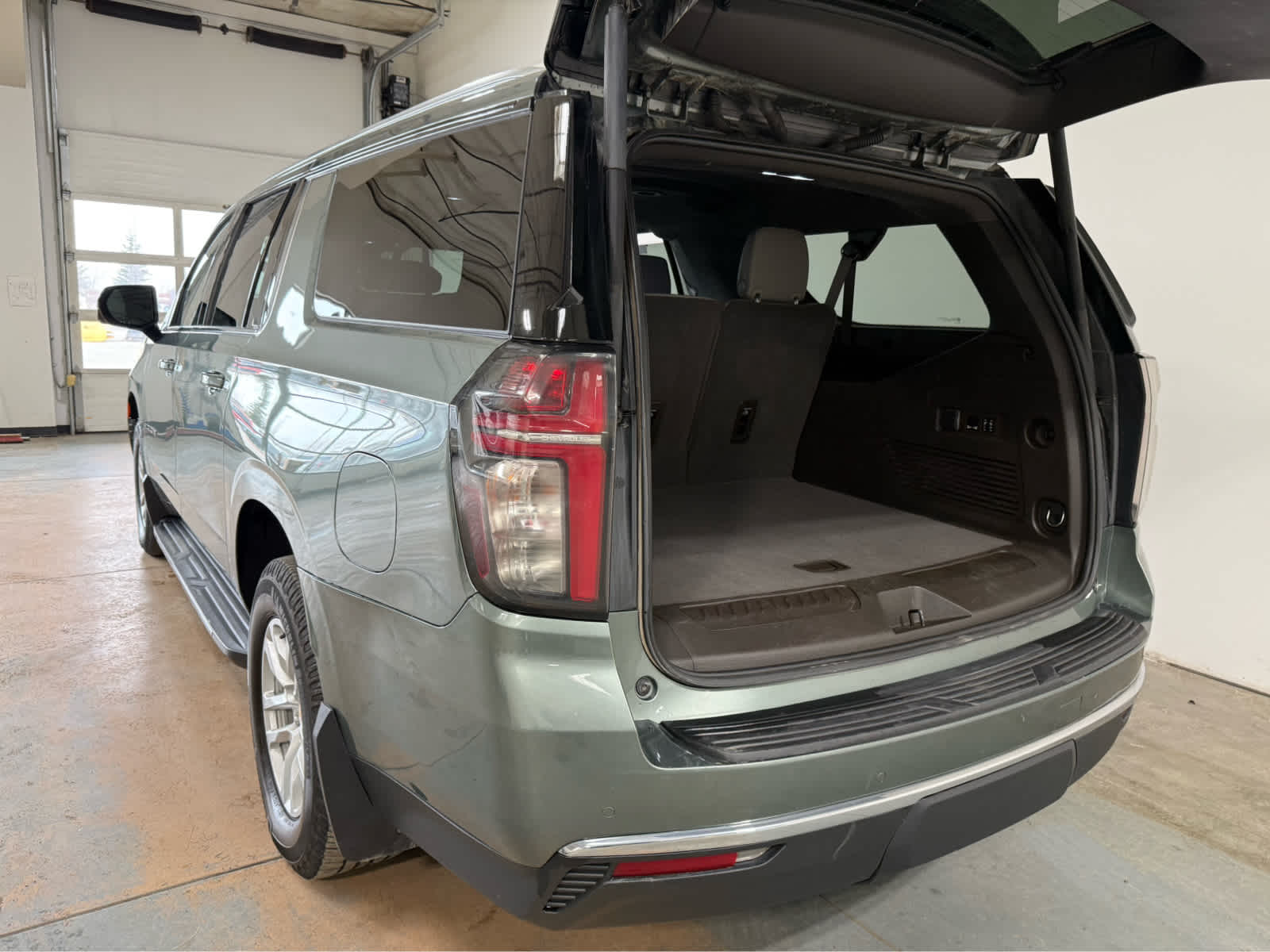 Thumbnail: 2024 Chevrolet Suburban - 4