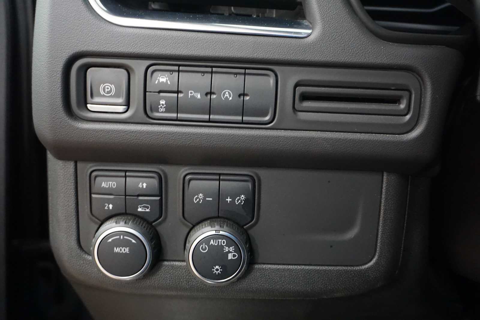 Thumbnail: 2023 Chevrolet Tahoe - 27