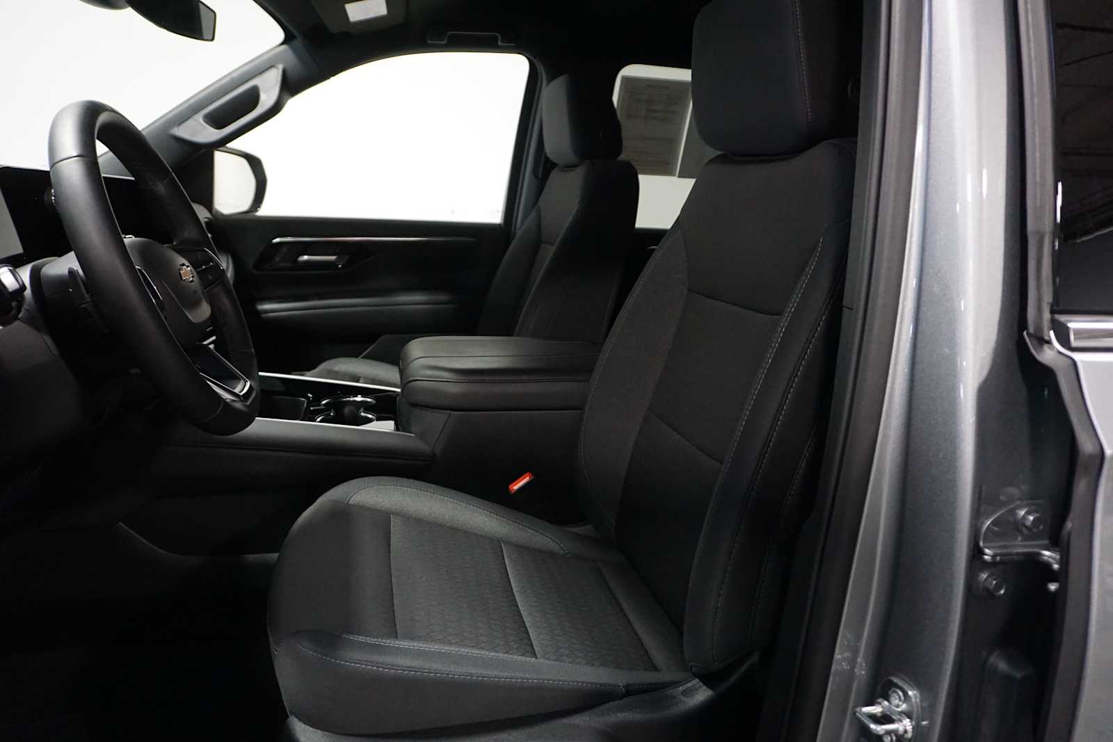 Thumbnail: 2025 Chevrolet Suburban - 15