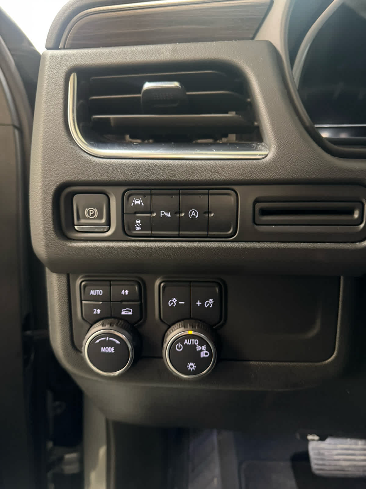 Thumbnail: 2024 Chevrolet Tahoe - 15