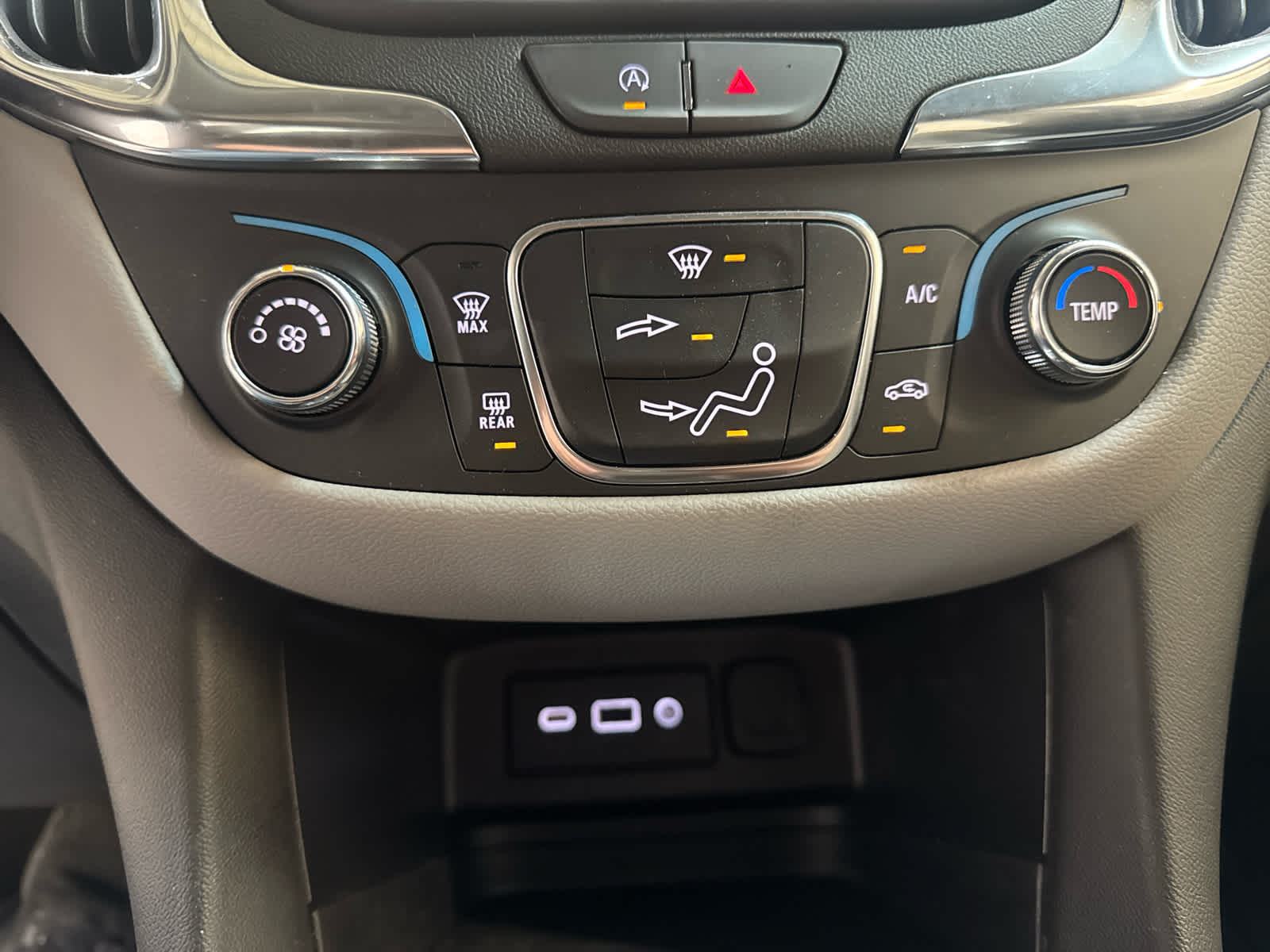 Thumbnail: 2024 Chevrolet Equinox - 26