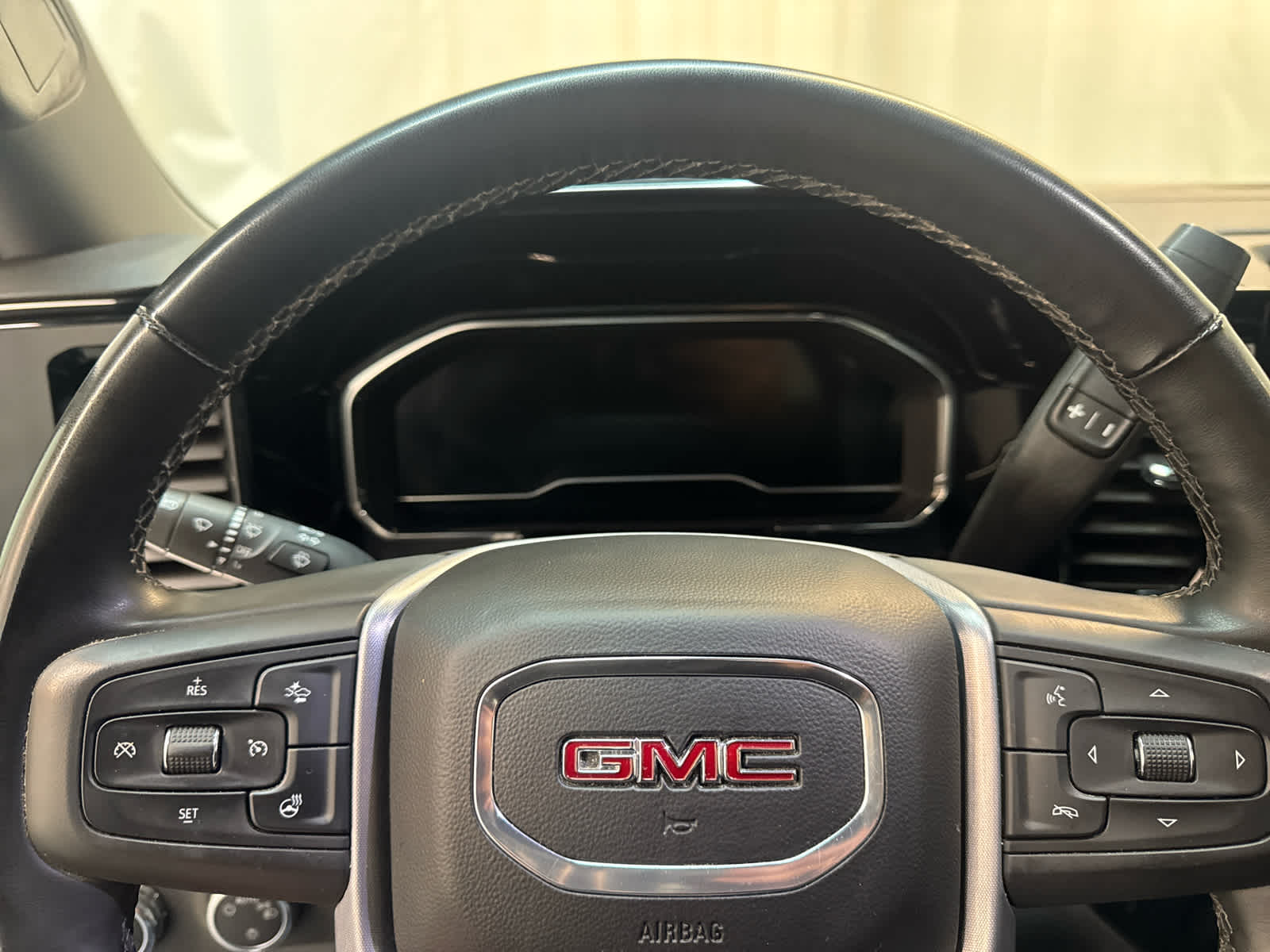 Thumbnail: 2023 GMC Sierra 1500 - 16