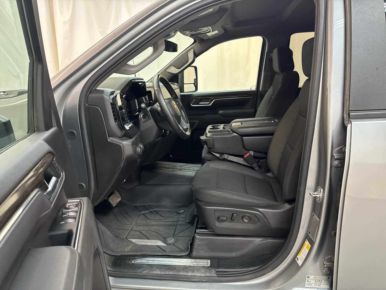 Thumbnail: 2025 Chevrolet Silverado 2500 - 14