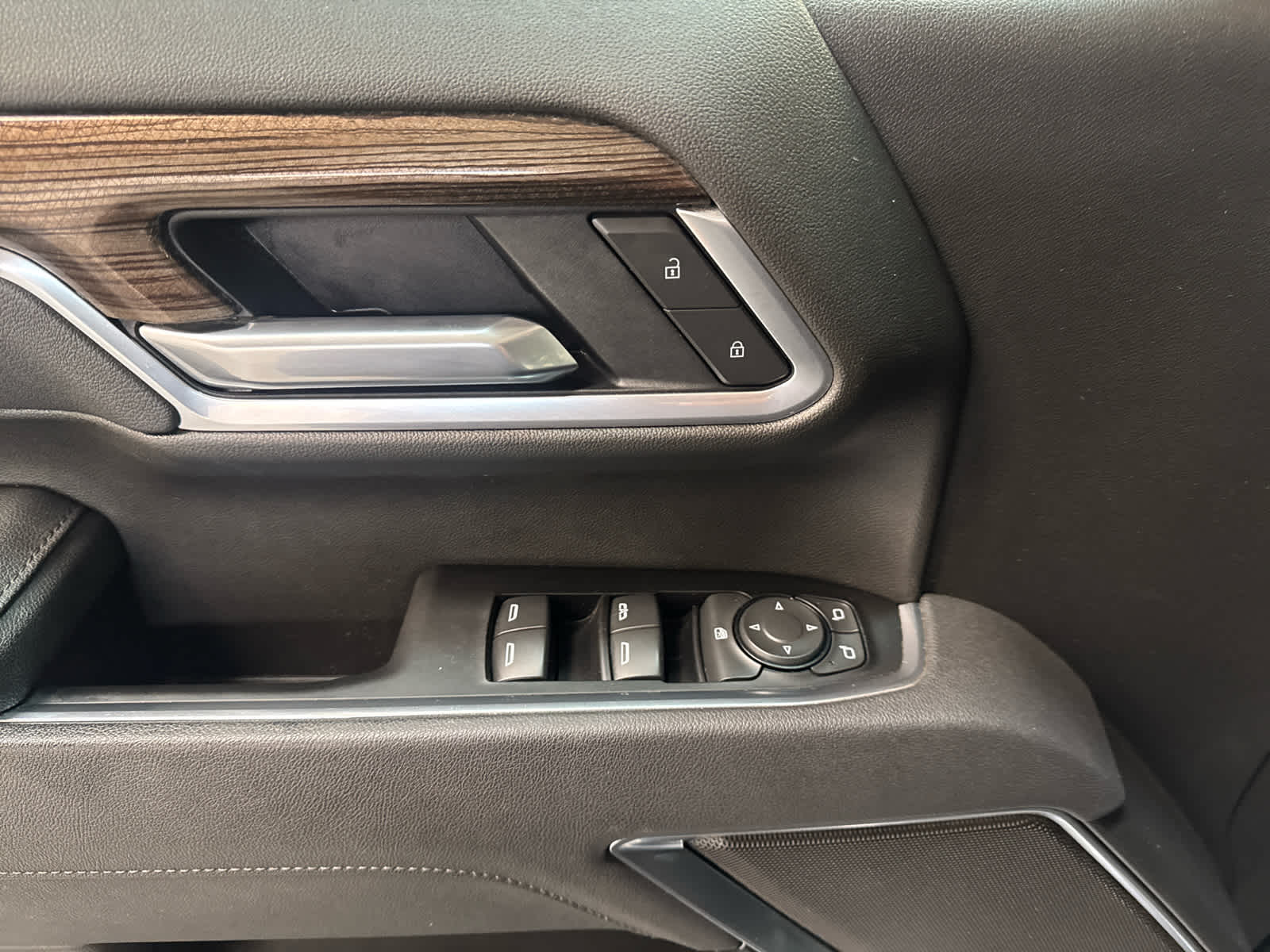 Thumbnail: 2025 Chevrolet Silverado 2500 - 14