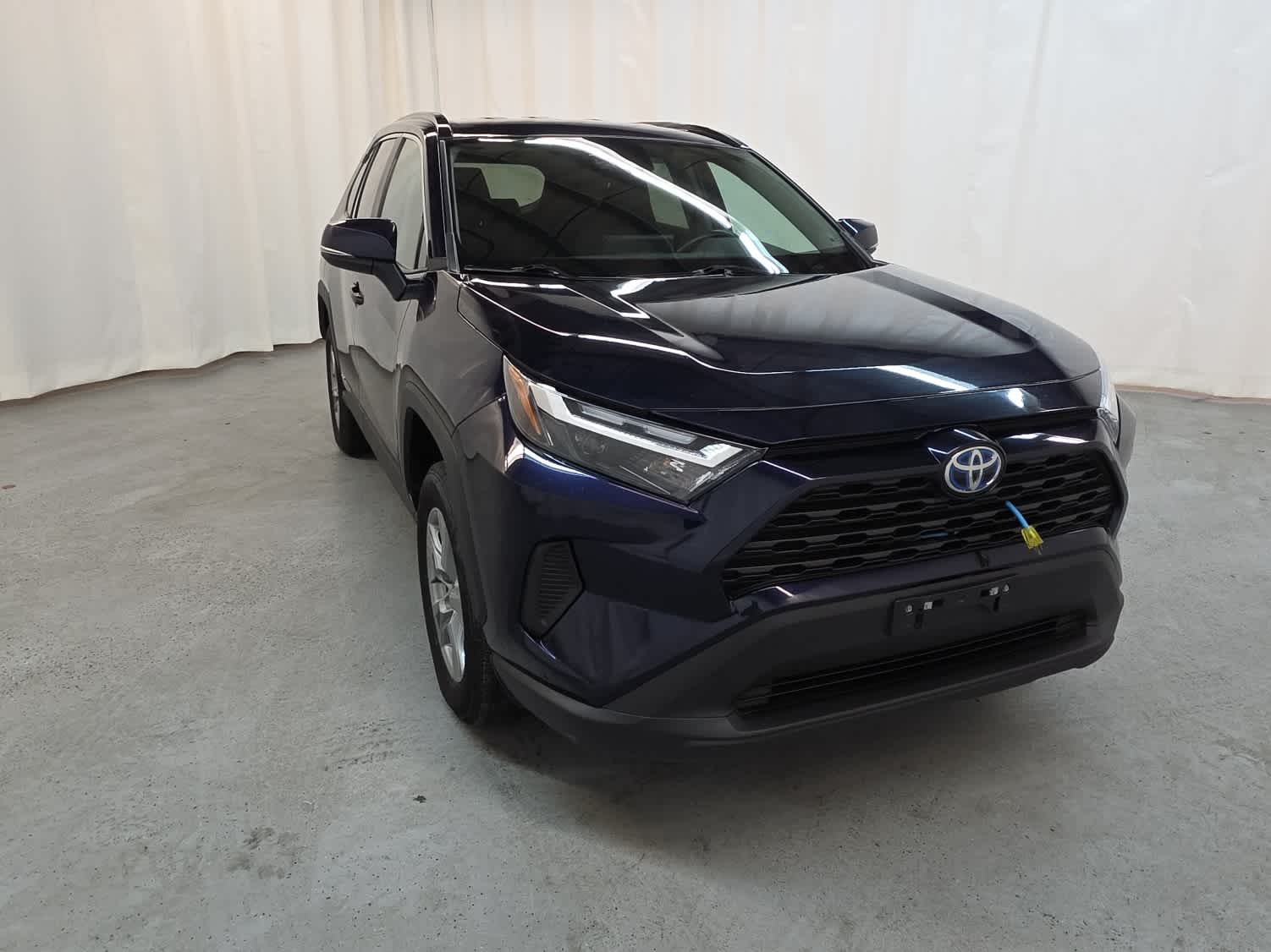 Thumbnail: 2022 Toyota RAV4 - 9