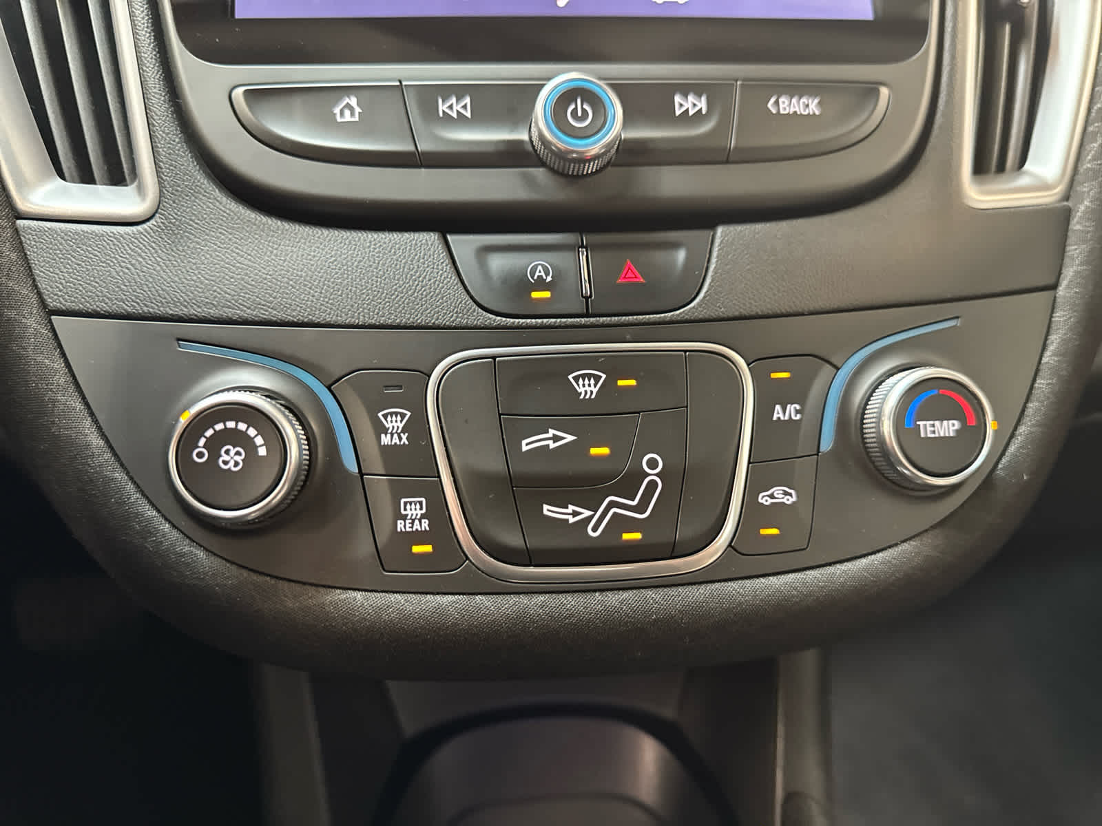 Thumbnail: 2022 Chevrolet Malibu - 26