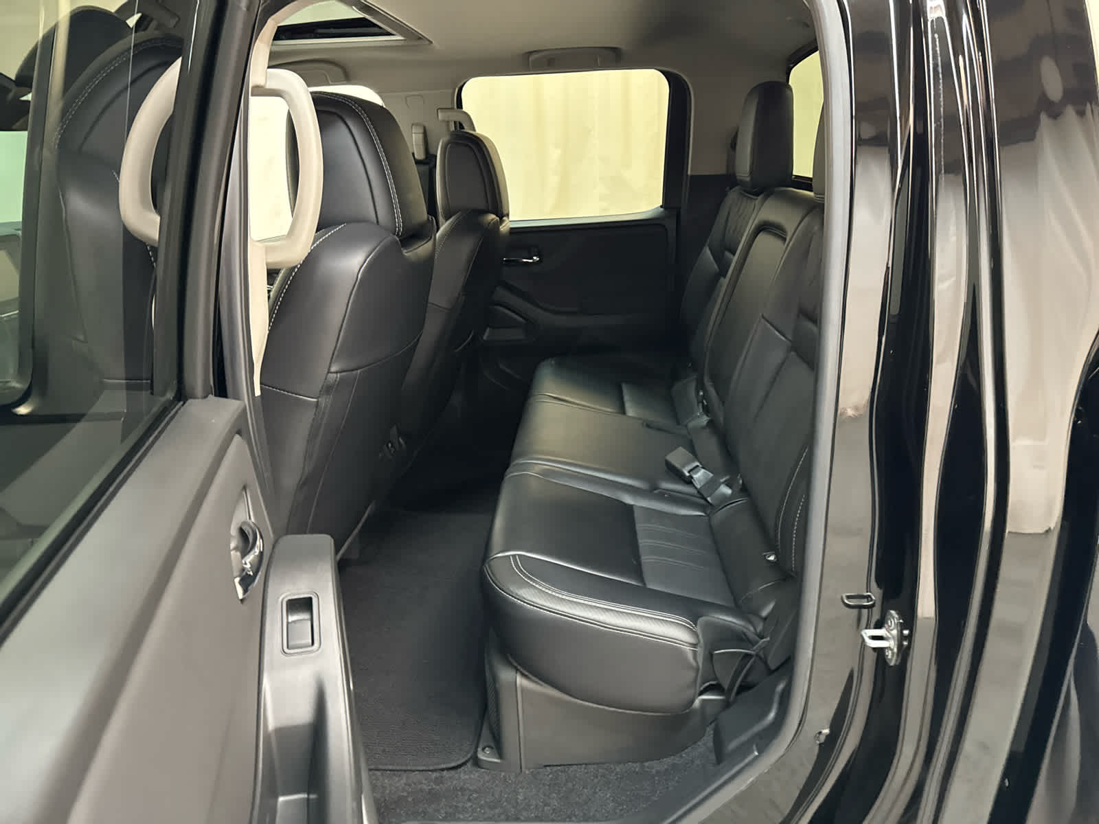 Thumbnail: 2024 Nissan Frontier - 12