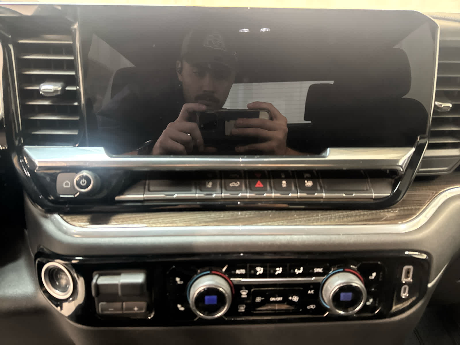 Thumbnail: 2025 Chevrolet Silverado 2500 - 18