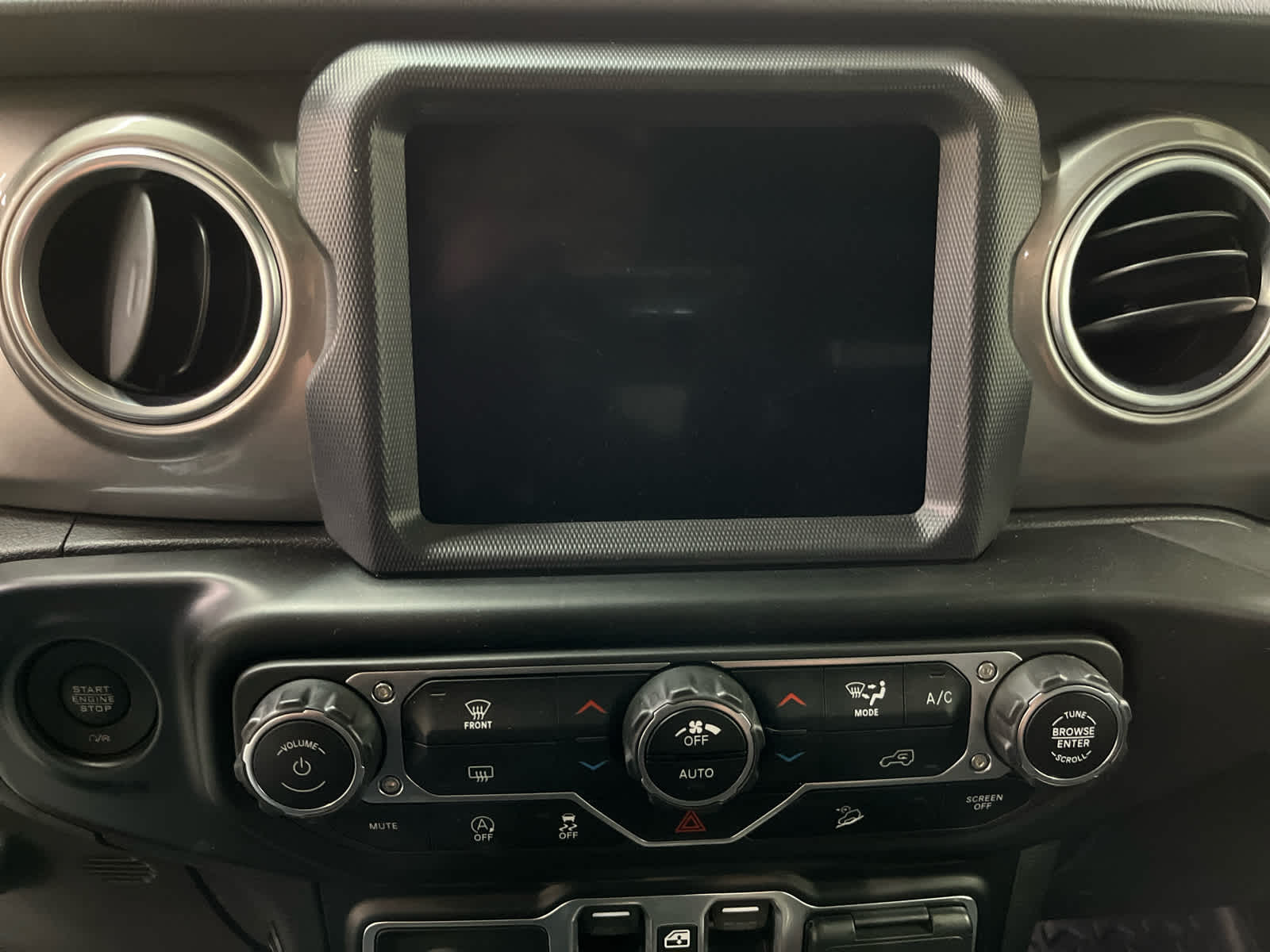 Thumbnail: 2020 Jeep Wrangler - 23