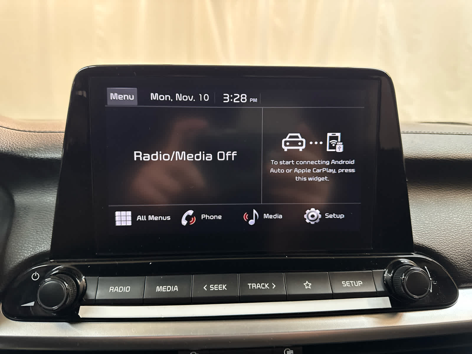 Thumbnail: 2022 Kia Forte - 25