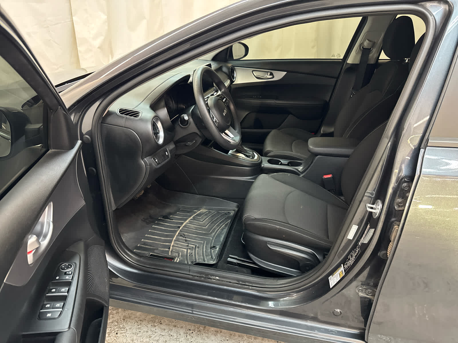 Thumbnail: 2022 Kia Forte - 13