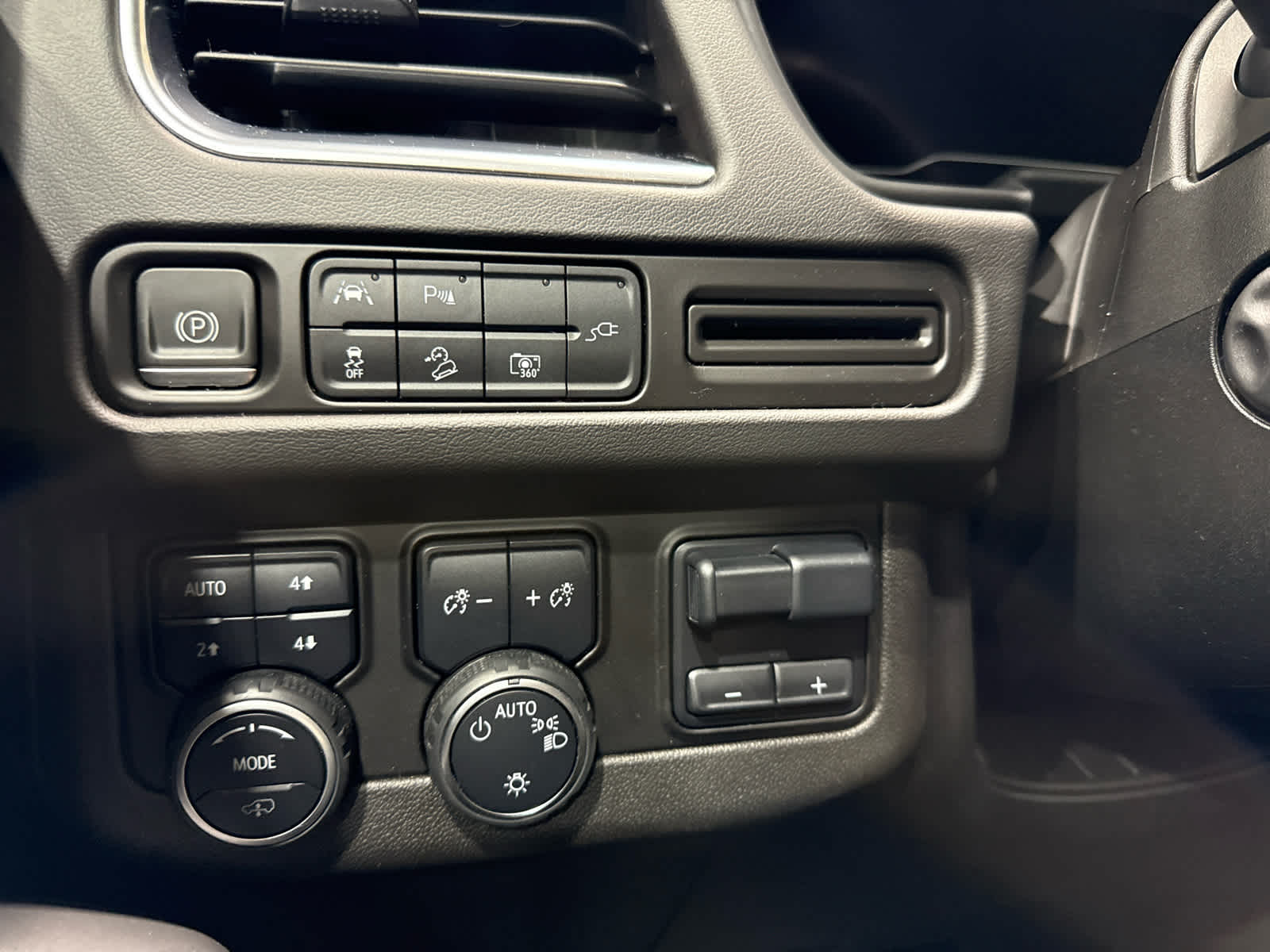 Thumbnail: 2021 GMC Yukon - 23