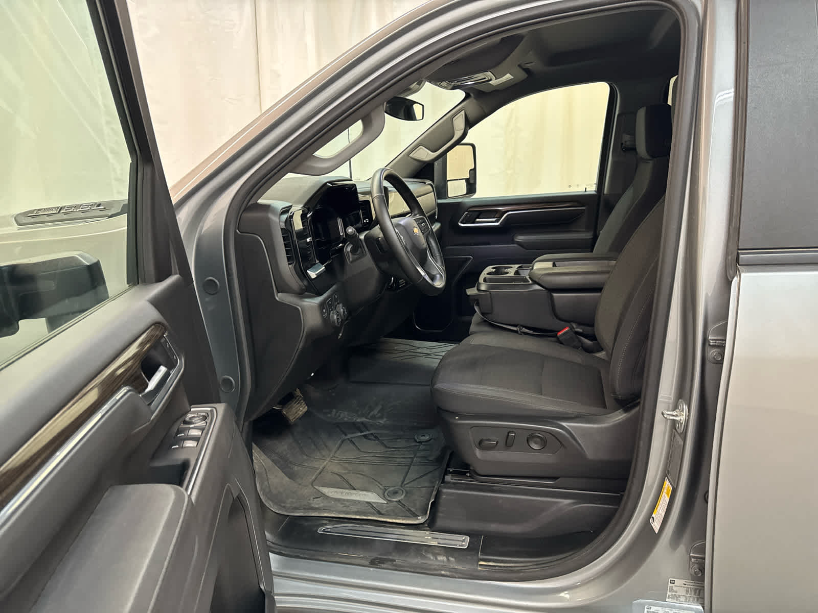 Thumbnail: 2025 Chevrolet Silverado 2500 - 12