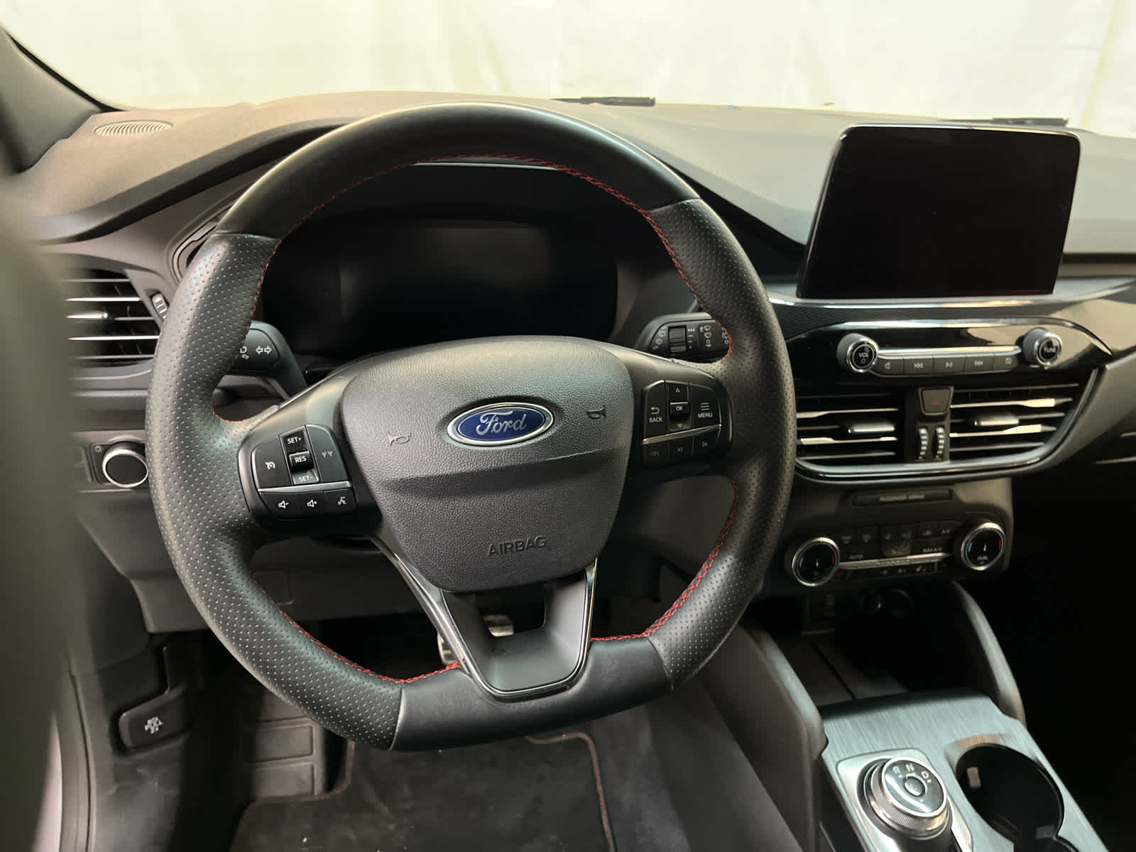 Thumbnail: 2023 Ford Escape - 18