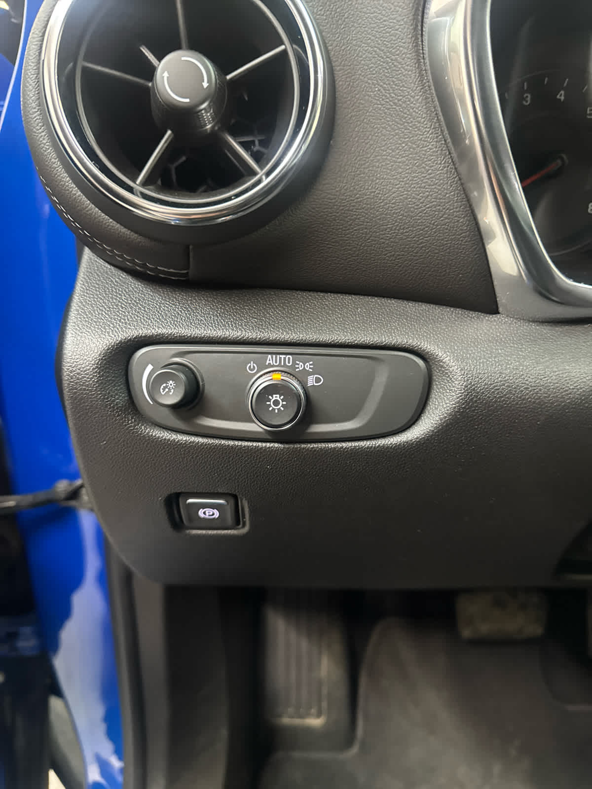 Thumbnail: 2025 Chevrolet Blazer - 16