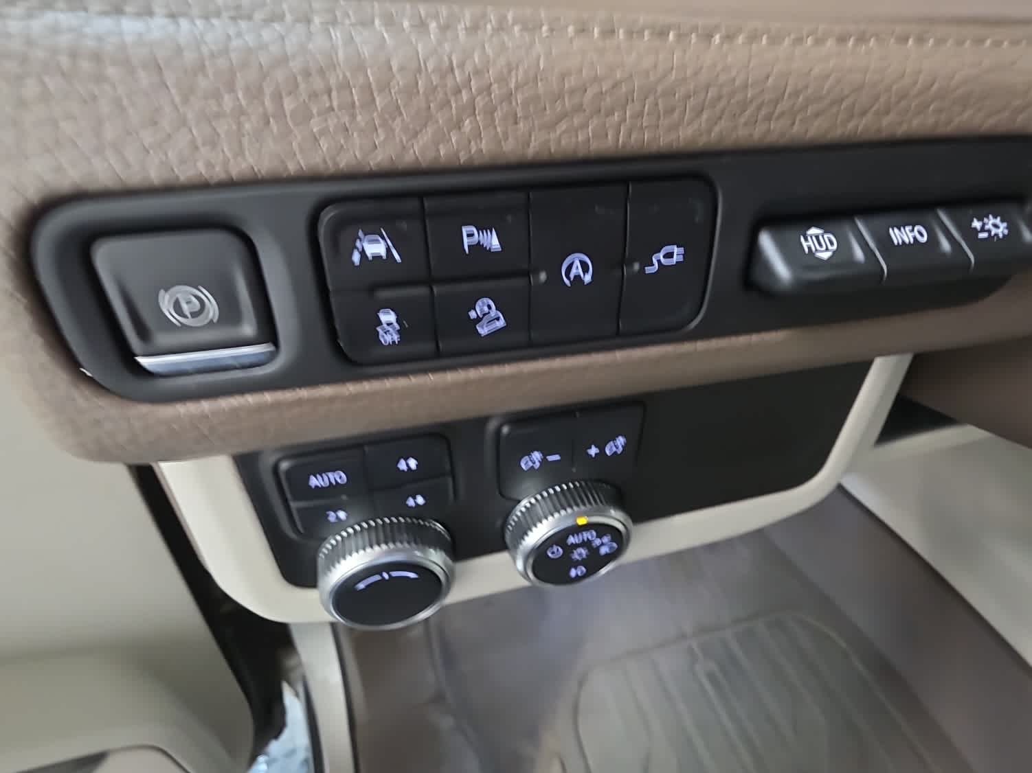 Thumbnail: 2021 GMC Yukon - 20