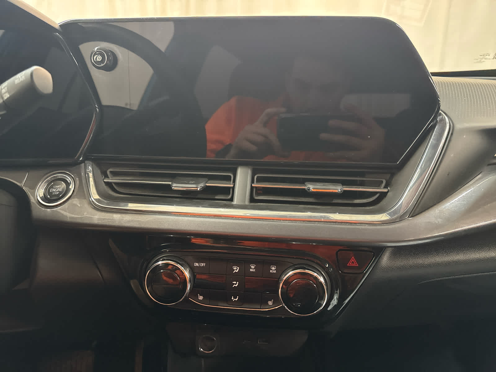 Thumbnail: 2025 Chevrolet Trax - 18