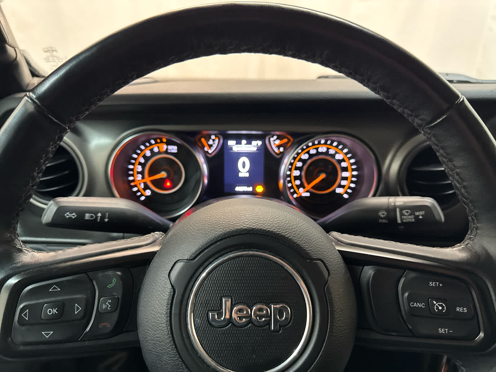 Thumbnail: 2022 Jeep Gladiator - 22