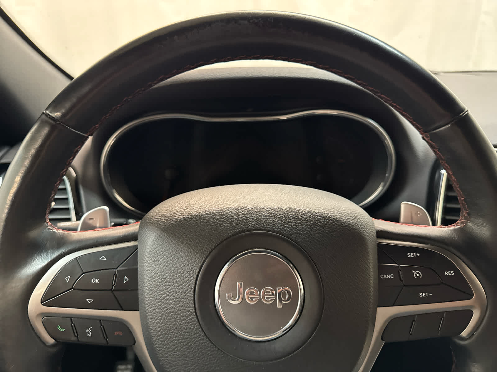 Thumbnail: 2019 Jeep Grand Cherokee - 16