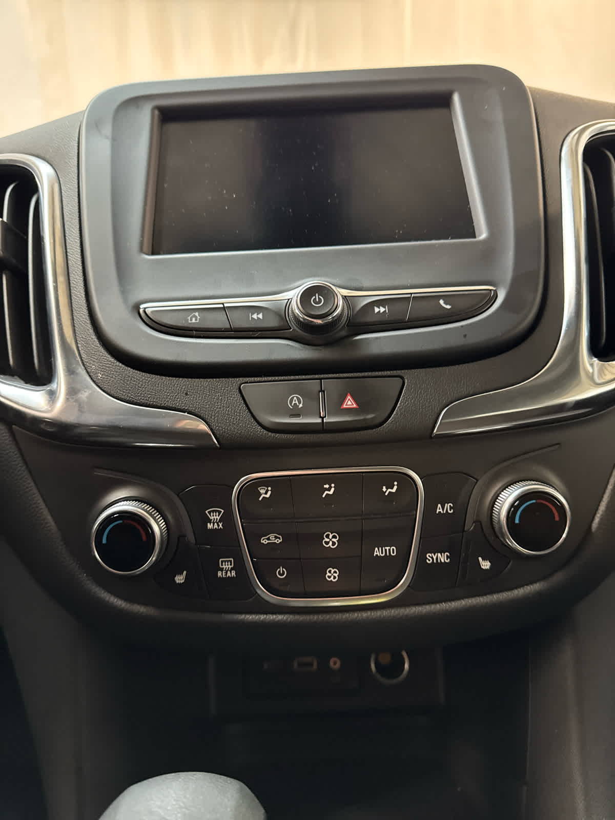 Thumbnail: 2024 Chevrolet Equinox - 18