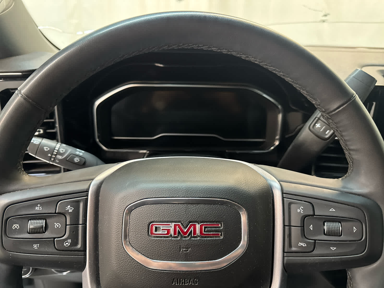 Thumbnail: 2024 GMC Sierra 1500 - 16