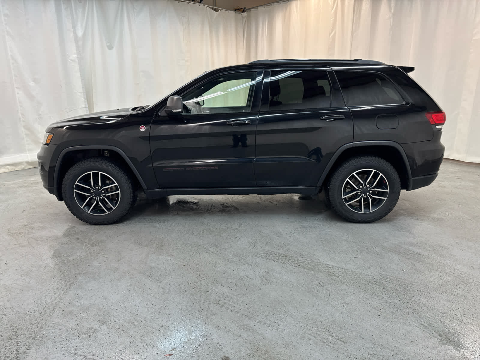 Thumbnail: 2019 Jeep Grand Cherokee - 2