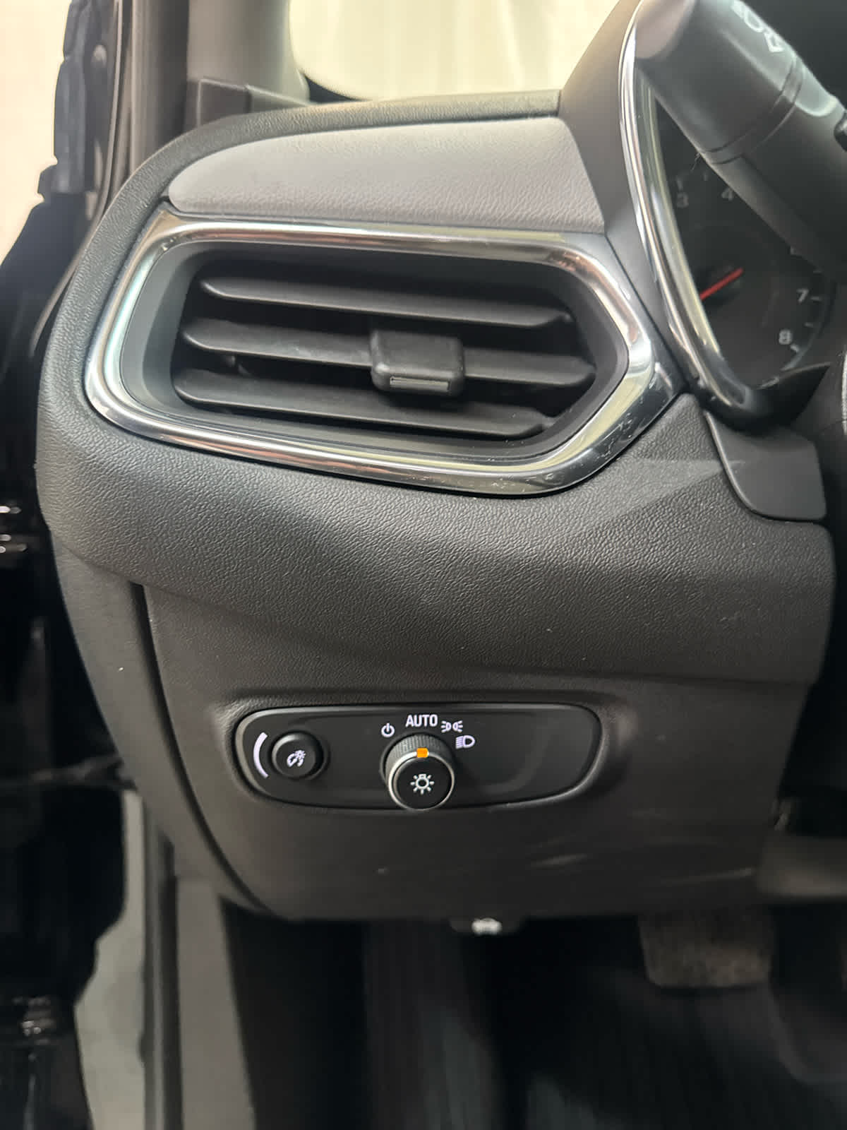 Thumbnail: 2024 Chevrolet Equinox - 15