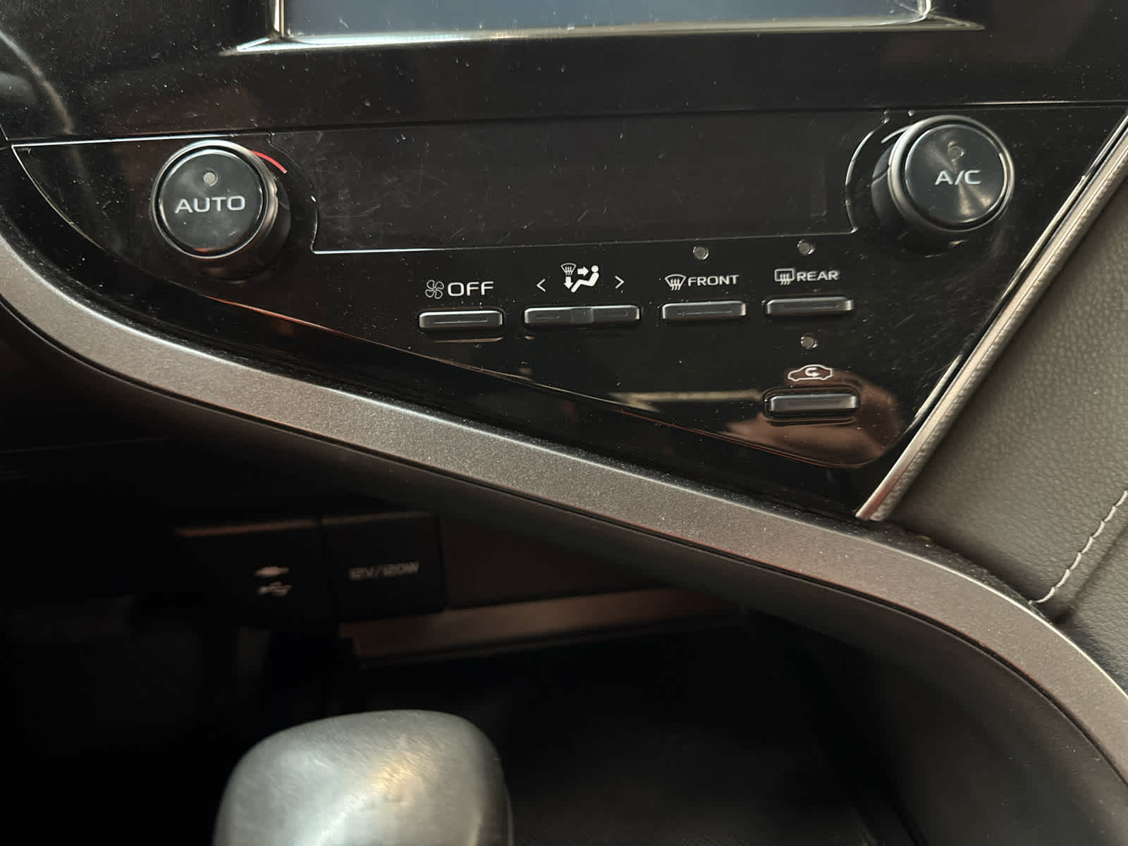 Thumbnail: 2019 Toyota Camry - 20