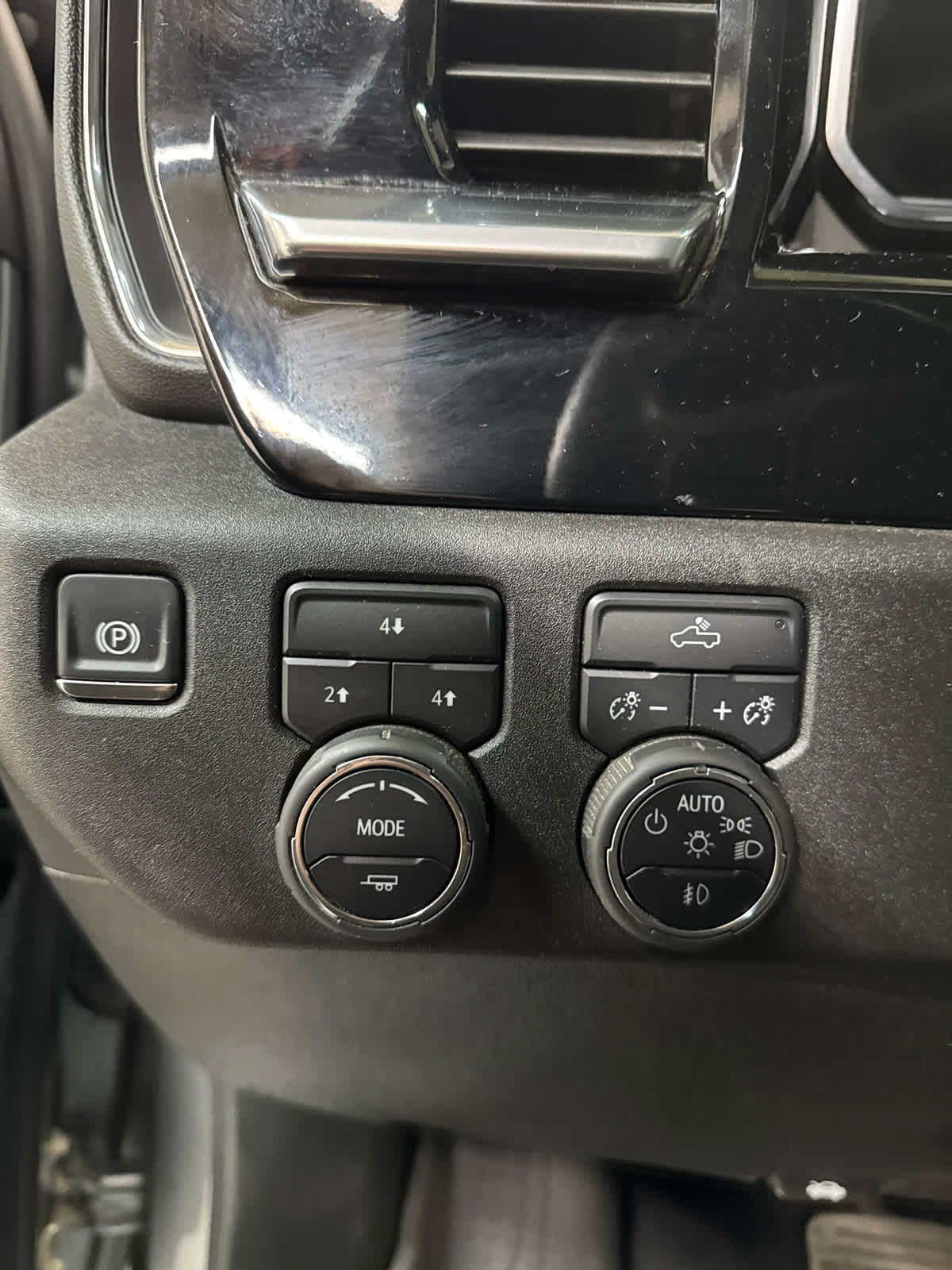 Thumbnail: 2025 Chevrolet Silverado 2500 - 15