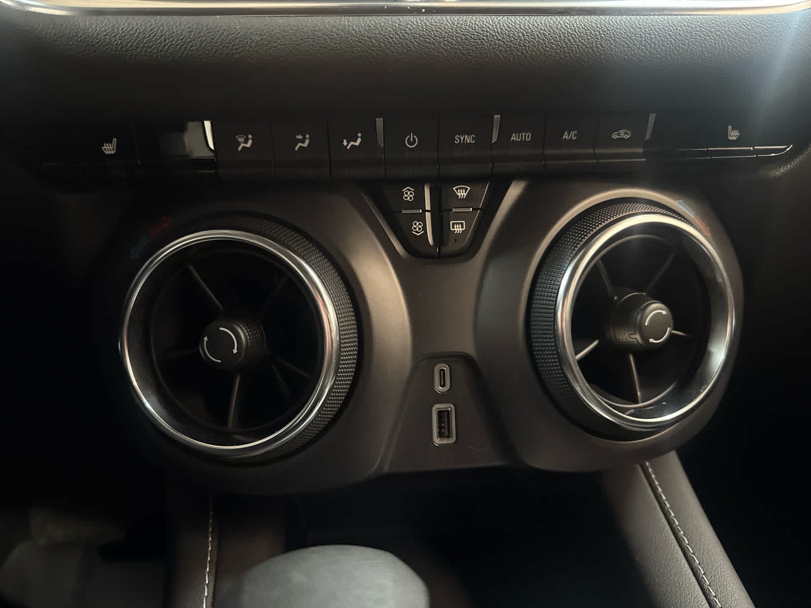 Thumbnail: 2025 Chevrolet Blazer - 21