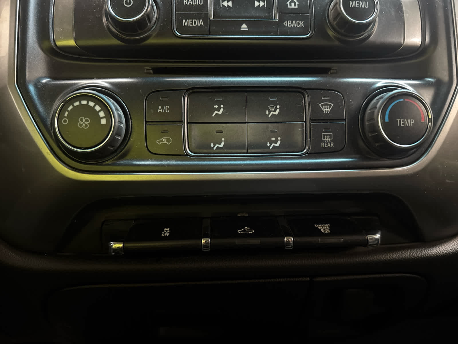 Thumbnail: 2015 Chevrolet Silverado 2500 - 20