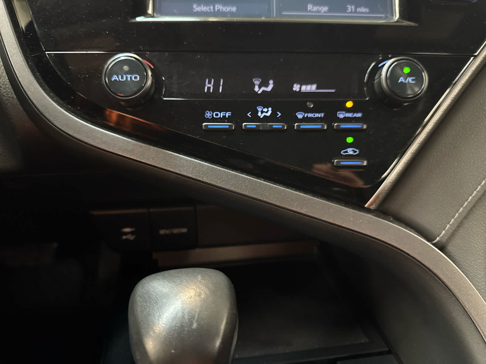 Thumbnail: 2019 Toyota Camry - 26