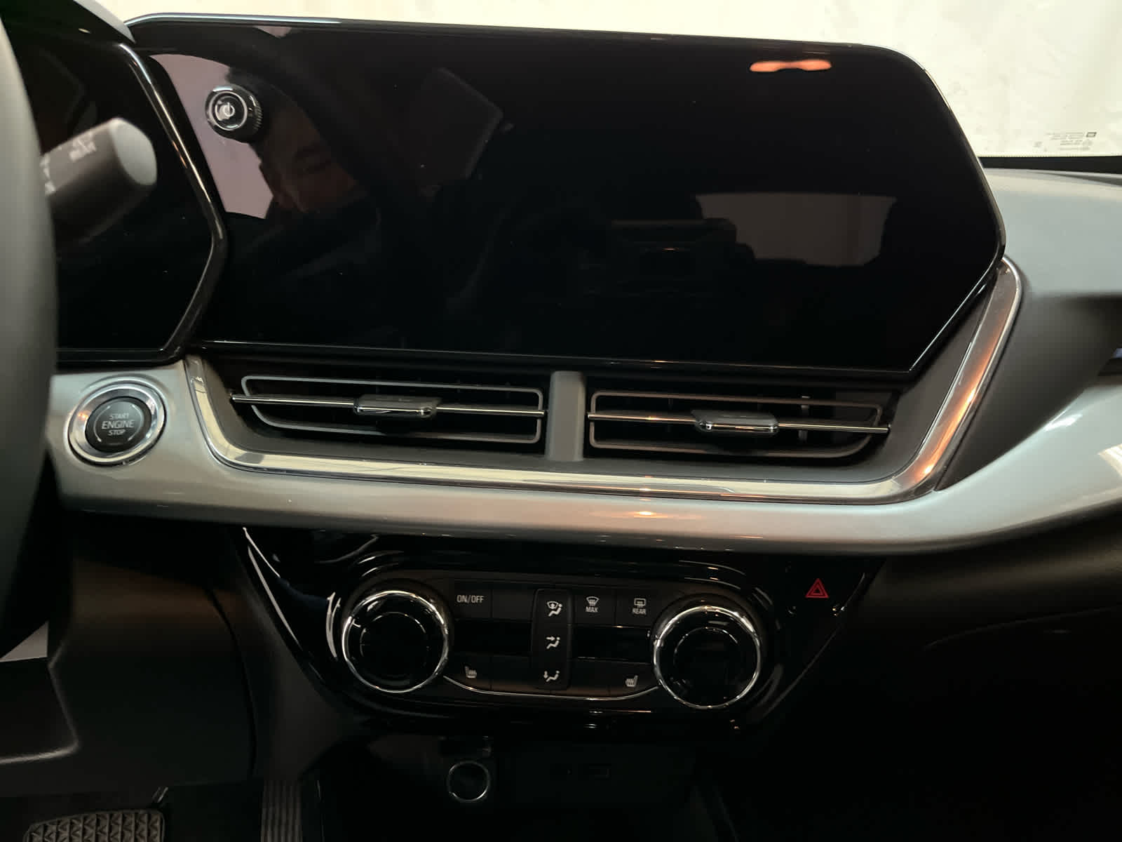 Thumbnail: 2024 Chevrolet Trax - 23