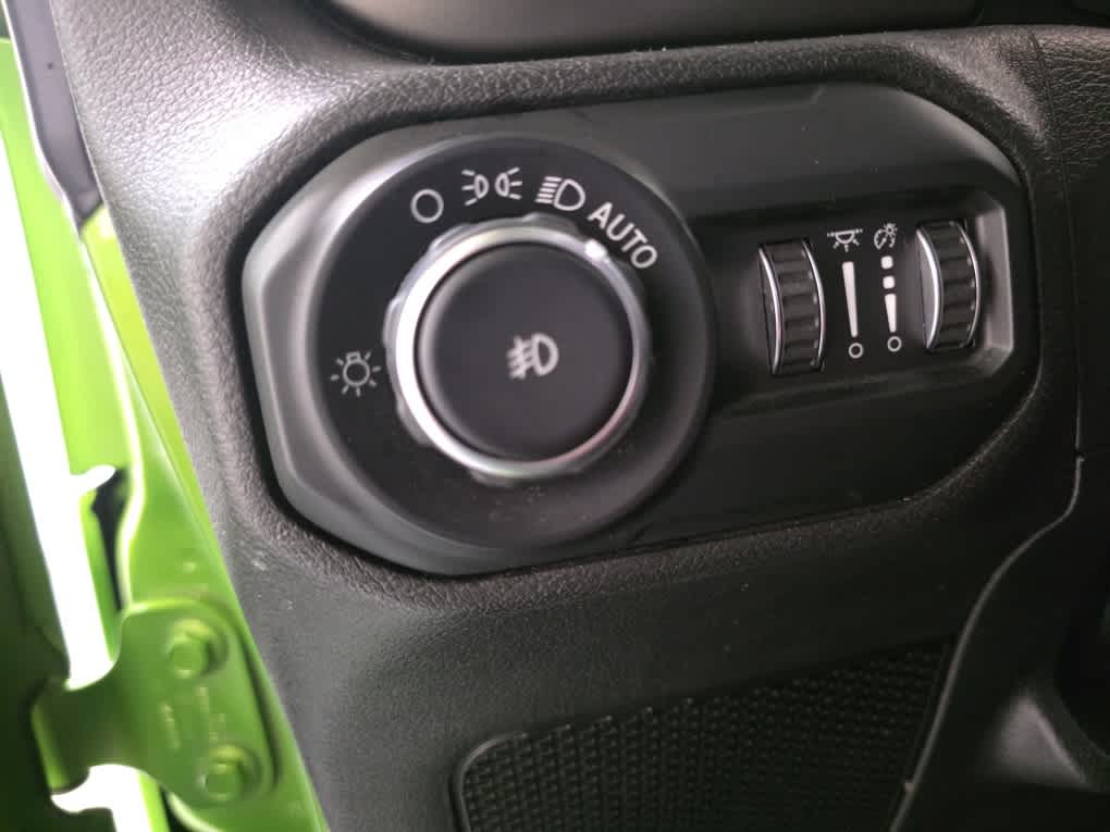 Thumbnail: 2018 Jeep Wrangler - 18